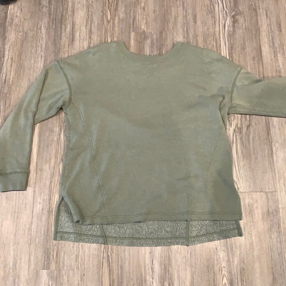 Green American eagle raw edge pullover